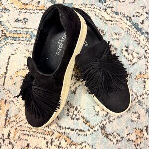 J/Slides tassel sneaker shoe size 9